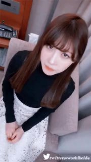 煎饼玩弄性感的黑发女郎