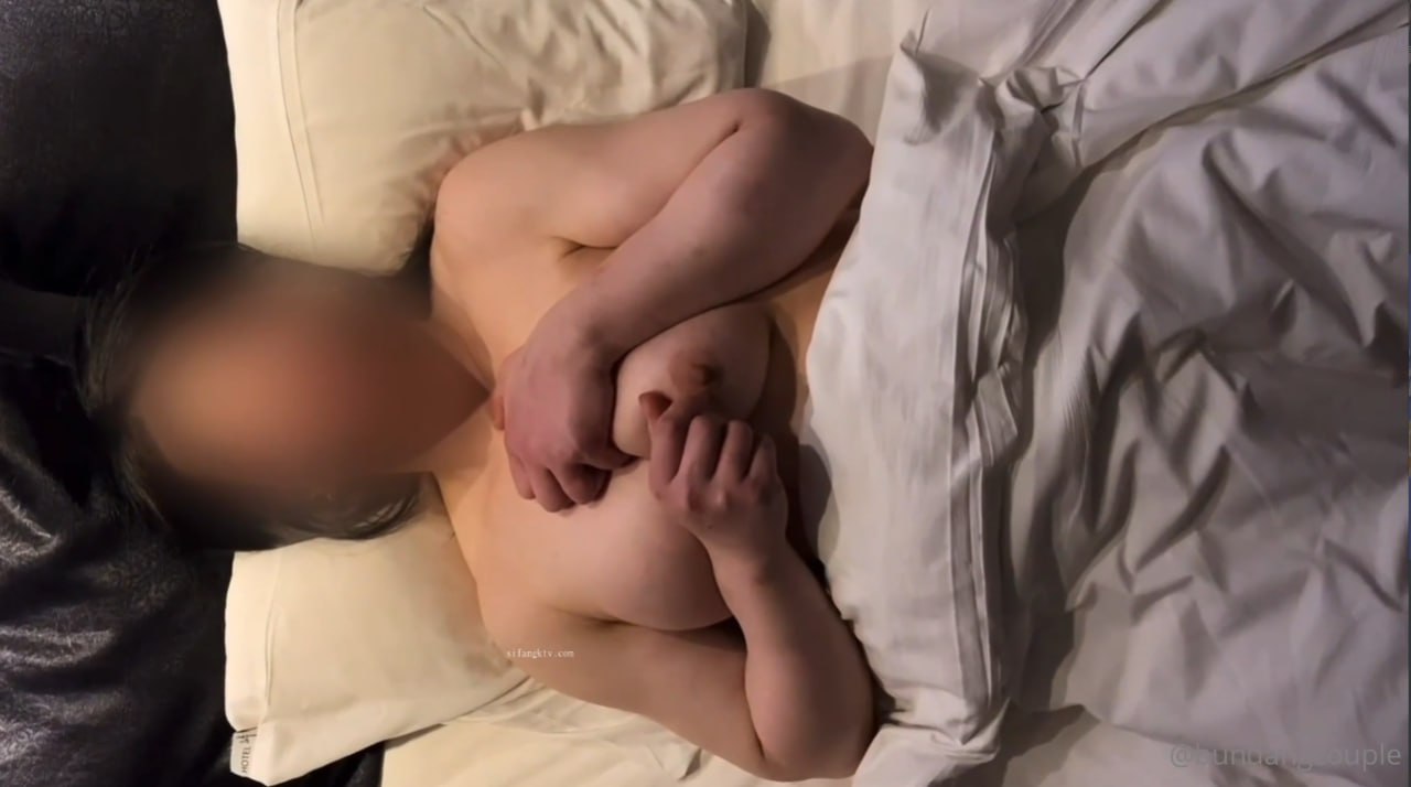 中央电视台综合频道【微露脸】“你每次来找我都是开房”真实推倒00后